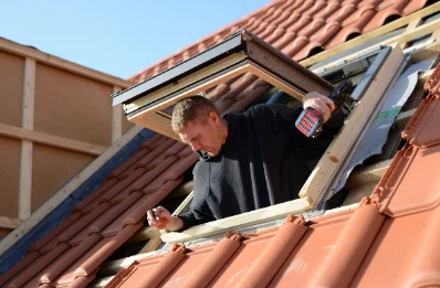 Pose de fenêtres de toit Velux à Arcens